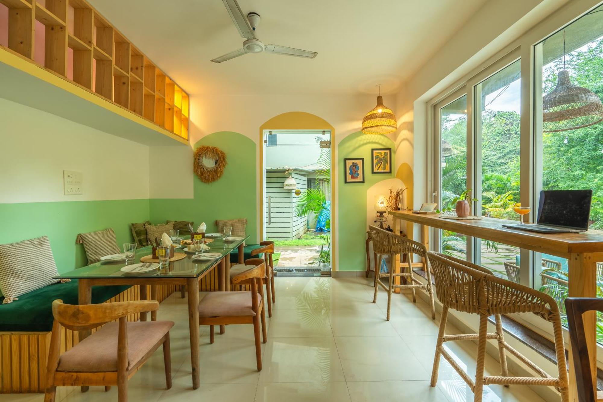 Locomo Boutique, Morjim - Stay Work Eat Exterior photo